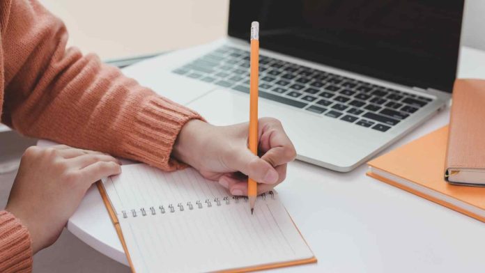 Kırmızı Renk Temalı ay yıldızlı Facebook Kapağı (6)